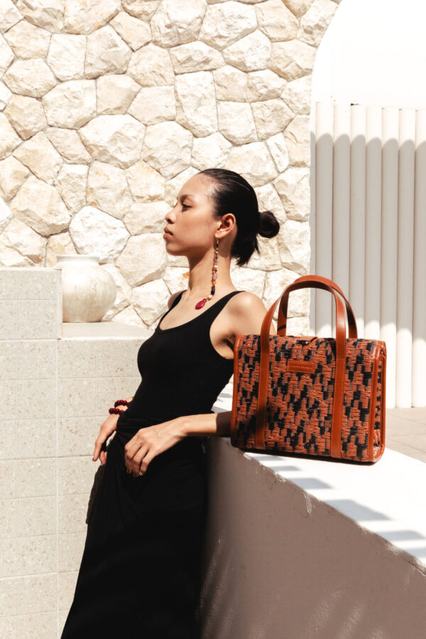 Nadia Small Vintage Tote in Black & Brwon Zigzag